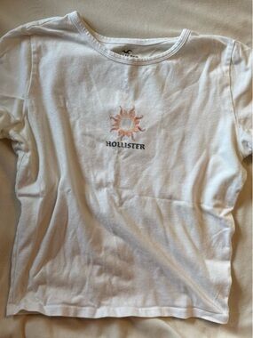 Hollister White Tee with Peach Sun Graphic